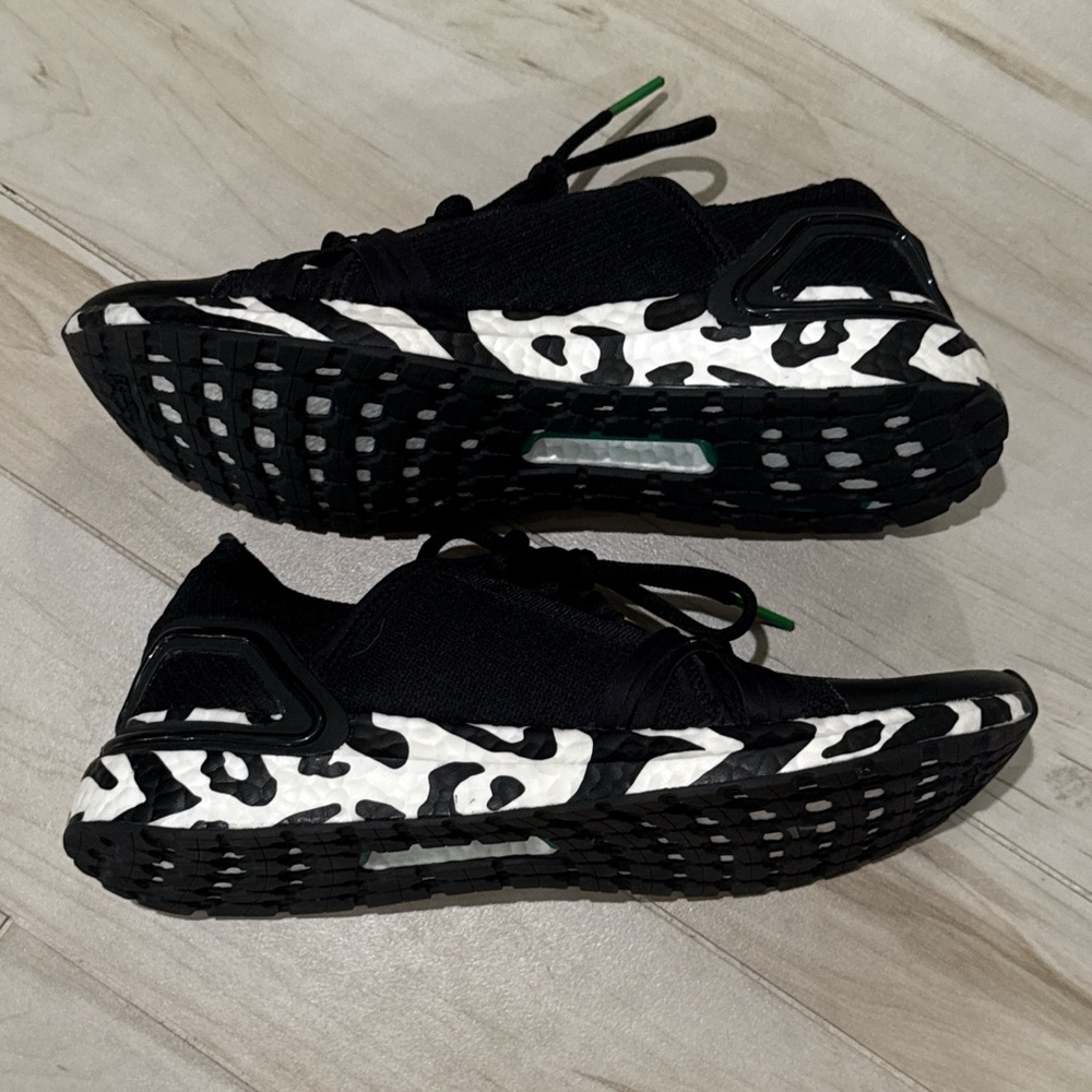 Adidas Black Sneakers with Green Detail - Picture 4 of 9